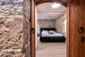 City Center Luxury - Image 2