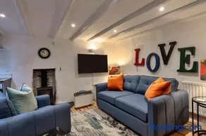 Finest Retreats - Spray Barn - Image 5
