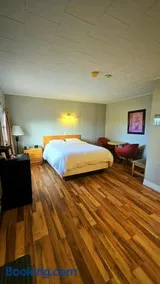 Laurie's Inn - Image 2