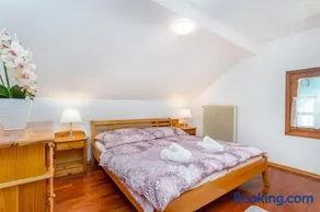 GuestHost - Penthouse Central apartments vista Monte Priesnig - Image 3