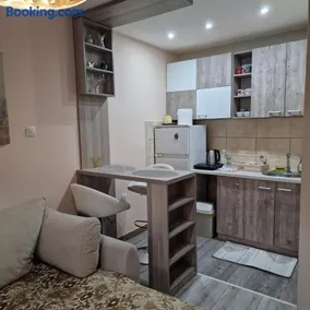 Square Apartment - Image 2