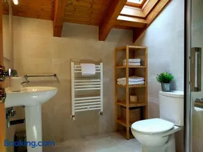 Apartamentos Turísticos la Estación y estudio - Image 1