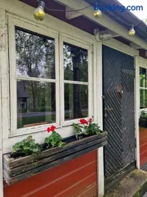 Cute old garden cottage - Image 3