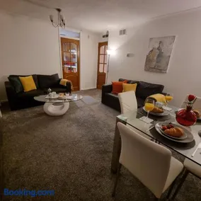 PREMIER - Whifflet Apartment - Image 5