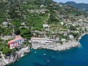 Spectacular villa with private beach platform, parking and terrace! - Image 1