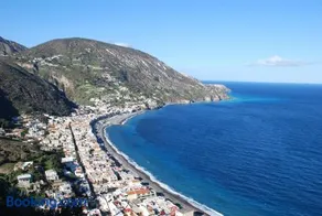 Vulcanoconsult Appartamenti Spiaggia - Image 1