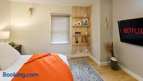 4 BR - King beds - perfect for HPU, Furniture Market, Greensboro, Winston - Image 2