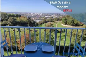 Le panoramique - Parking, Tram A, Netflix - Image 1