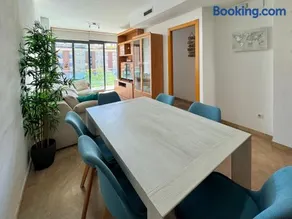 Spacious 4BR Family Apartment with Pool & Parking in Lloret de Mar - Image 2