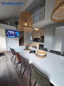 Jacuzzi & Sauna Villa 2 - Image 3