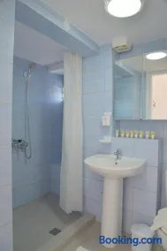 Victoria Apartement-Loft with amazing sea view in Adamas Port - Image 2