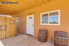 Bermuda House Moody Off Grid Desert Retreat - Image 5