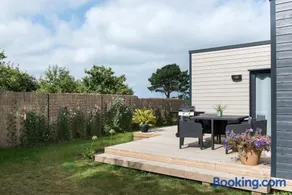 Résidence Les Trois Mâts à Trestel, 3 chalets en bord de mer, sur la Côte de Granit Rose - Image 1