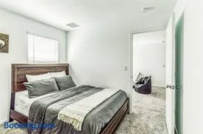 Entire house near airport & COTA - Image 4