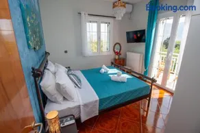 SEA & OLIVES HOUSE - Image 4