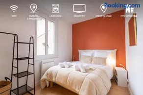 Appartement rénové au cœur de la cité médiévale dans immeuble classé - Image 2