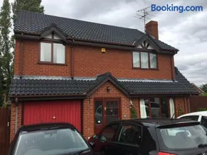 24 turnpike close - Image 1