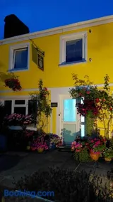 Globe Guesthouse - Image 3