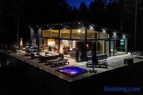 Villa Padel - Premium Lakeside Residence & Grounds - Image 1