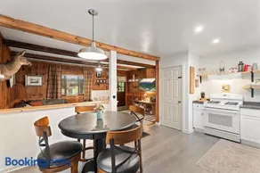 Rustic Cabin Getaway Close to Everything Fun! - Image 3