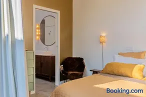 Loft lumineux haut de gamme avec patio privé - Image 2