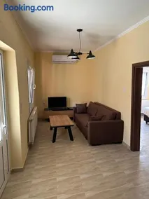 Phoenix Apartment - Image 1