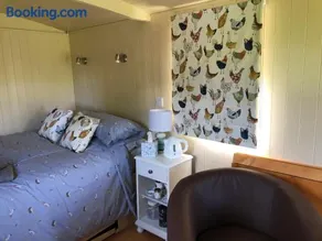 Shepherds Hut at The Retreat - Image 3