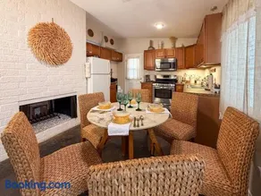 Mid Century Boho Casita - 3BR 2BA - Spacious yard - Image 2