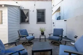 Beachside Apartment with Laundry AC Patio - Image 4