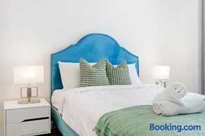 Accor Stadium Luxury - 3 Bed 2 Baths, sleeps 6, Pool, Parking if available- NO PARTIES - Image 3