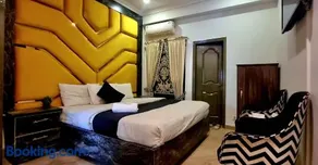 Khyber Hotel - Image 2