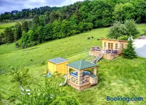 Chez "hygge en périgord", gîtes climatisés à la campagne avec piscine chauffée privatisée et balnéo en option ou déjà incluse- 1 gîte de 2 personnes, 1 jusqu'à 6 personnes et 1 jusqu'à 12 personnes - Image 5