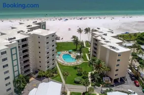 Jamaica Royale Townhome #3 - Steps To Pool & Beach - Image 1