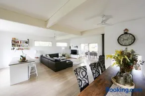 Pandora Beach House - Image 5