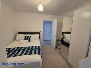 Double Room in a shared 4 bedroom family home in Broomfield - Image 1