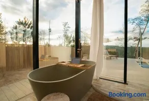 Mist - Mirror Cabin, View , Pool, Grill, Fire pit - Image 1