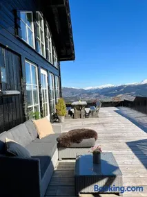 Jacuzzi & Sauna Hilltop Spa Cabin with River Views - Image 2