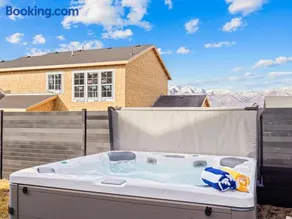 Modern Mountain Escape Hot Tub Deer Valley Close - Image 3