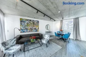 Smile Apartments Art Collection Stein - Image 1