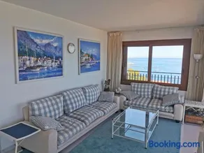 Spacious seafront apartment - Image 4