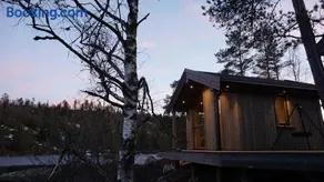 Unique waterfront cabin with stunning views - Image 3