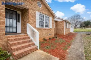 Spacious and private home at Boiling Springs - Image 1