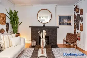 Exquisite Luxury Estate - Steps to Downtown - Image 3