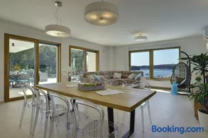 Villa in Pješčana by the Beach with Pool - Image 3