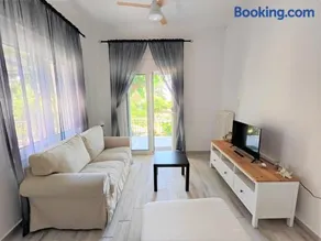 Asmini Beach Apartments - Image 2