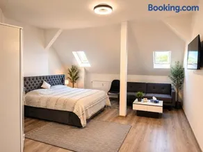 Aparthotel - Image 1