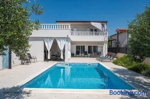 Beachfront villa Mihovil with direct beach access - Image 3