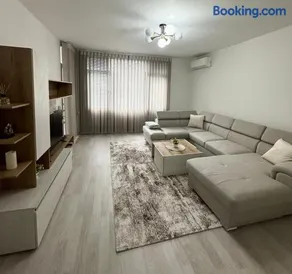 Cozy Home 2 Bedroom apartment - Image 2