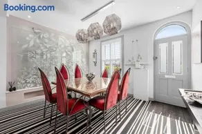 Stylish Hale home 2 bedroom - Image 1