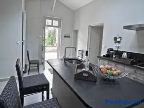 Gîte de Charme au Cœur de Blois avec Jardin Privé, Garage et Équipements Modernes - FR-1-491-425 - Image 3